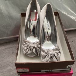 Bow tie silver heels 