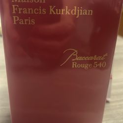 Baccarat Rouge 540 Extrait de Parfum. 