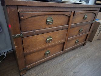6 Pull out Dresser