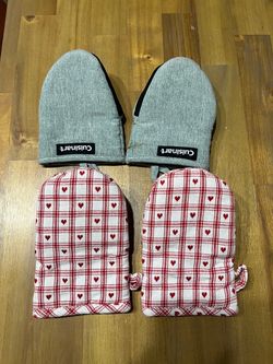 NEED GONE - 2 Pair of Oven Mittens