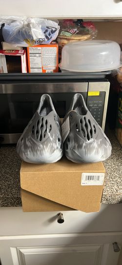 Yeezy Foam Runner