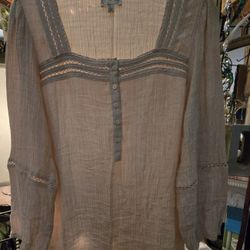 Ladies Large Crepy Top With Shirt Tail