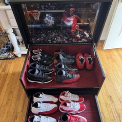 Jordan Or Nike  Show Box