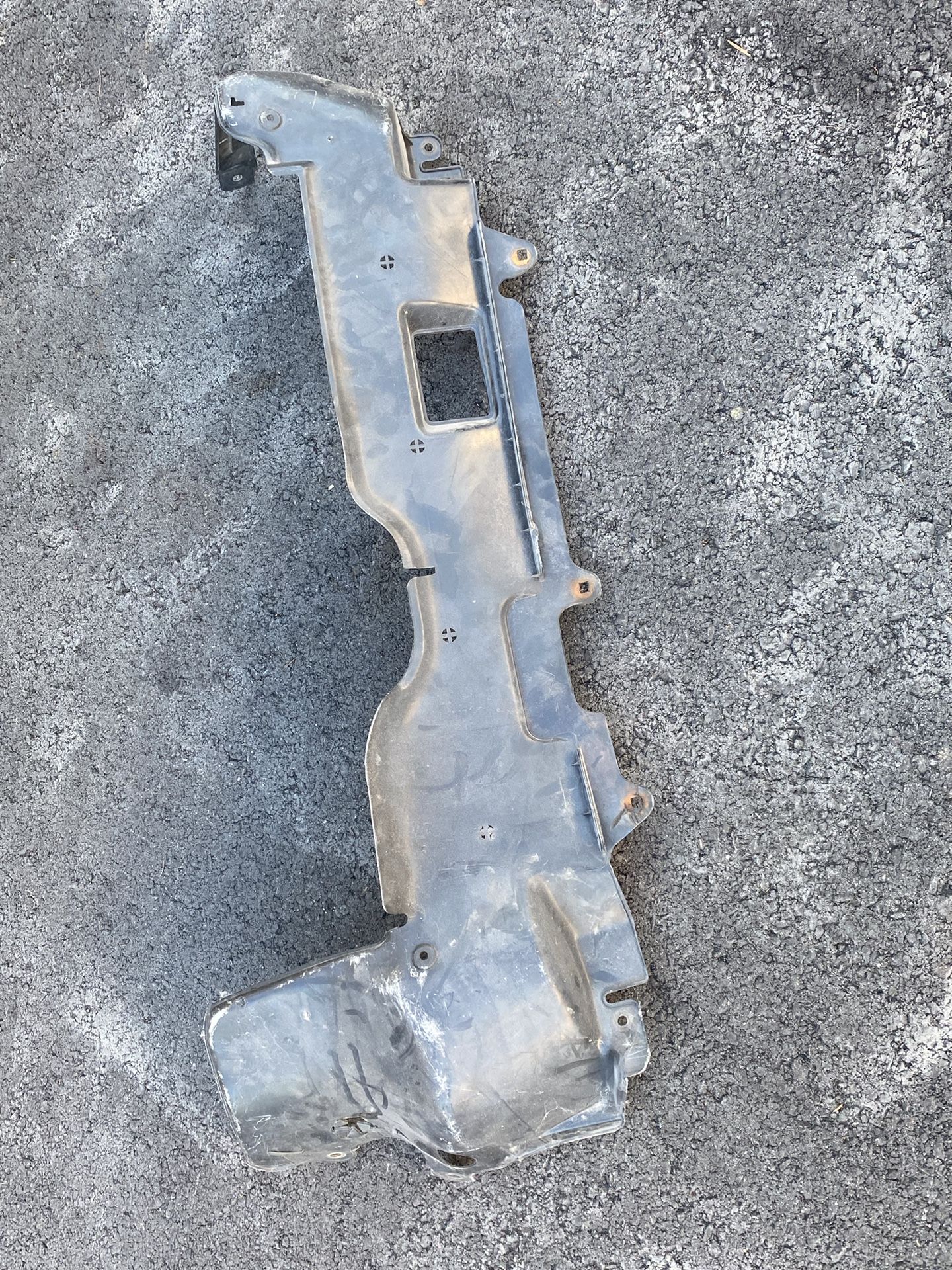 EK Hatch 96-00 Front Under shield Radiator Area