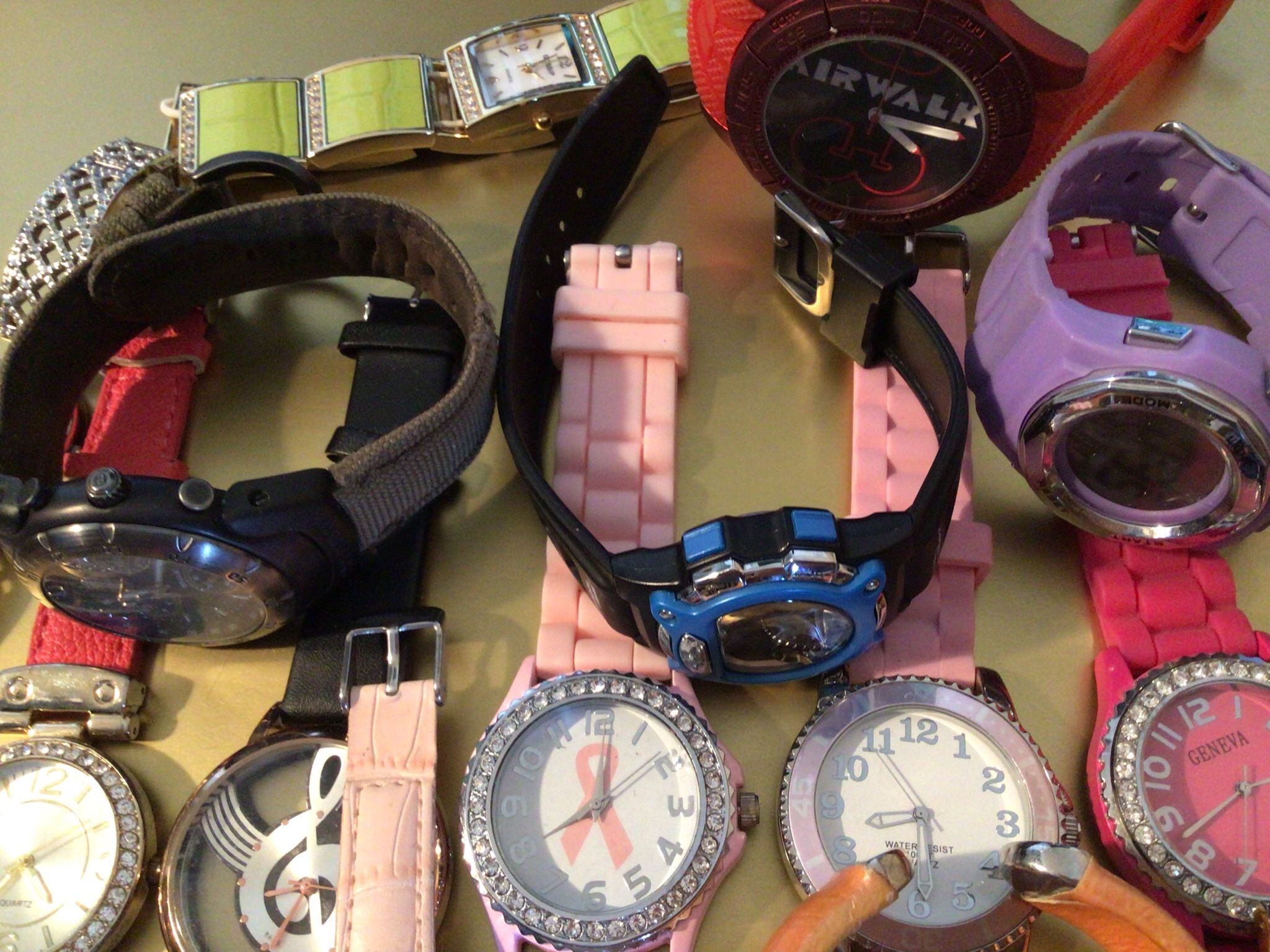 Bundle Lot Of Assorted Women’s And Men’s Watches For Crafts