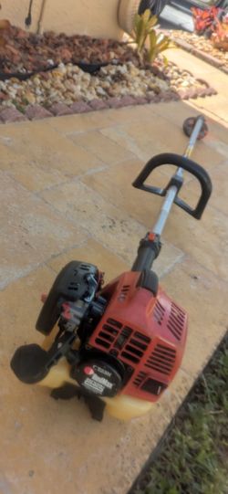 Redmax weed eater/ GZ23N  Professional  Redmax weed eater fully tuned Up Perfect Condition!