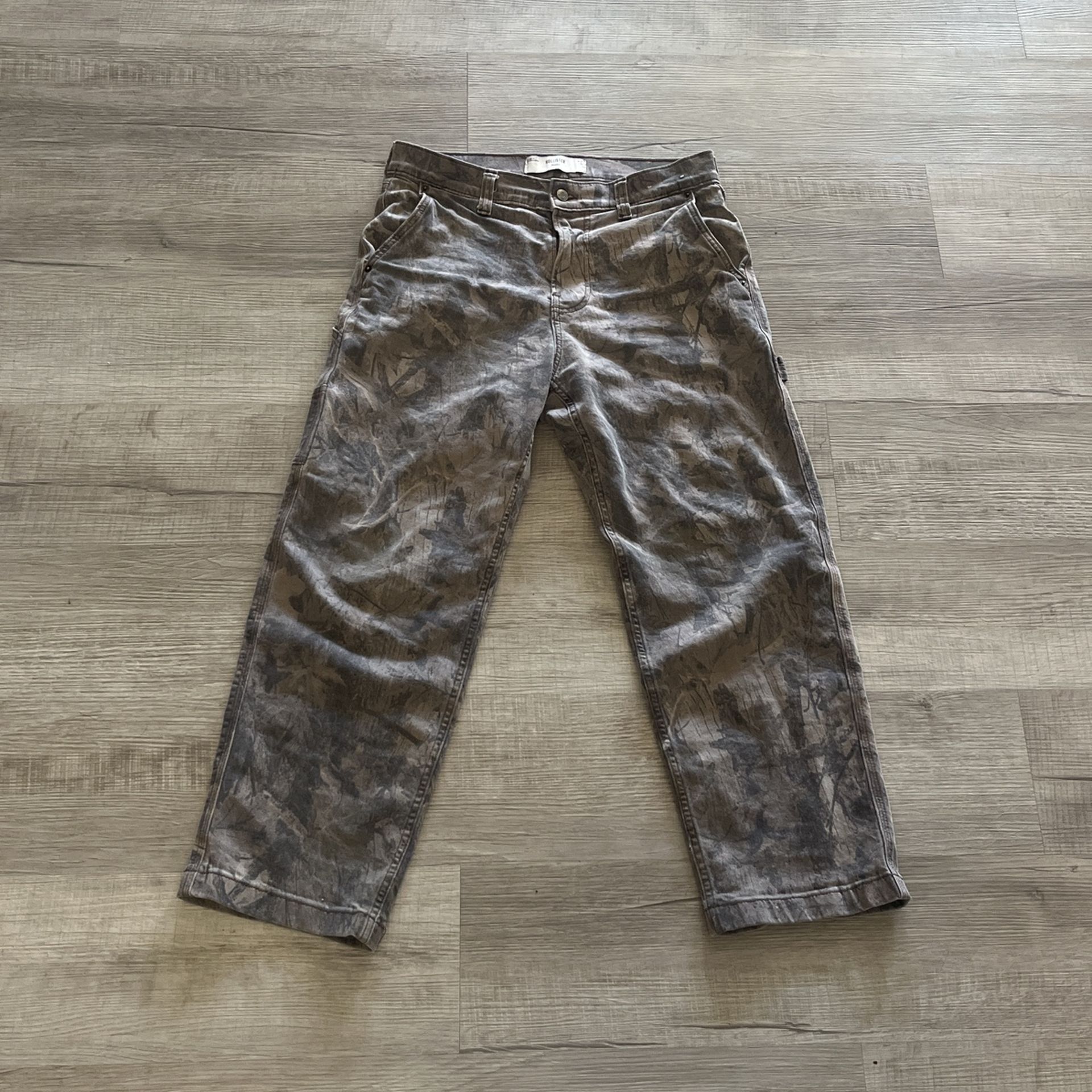camo Hollister pants