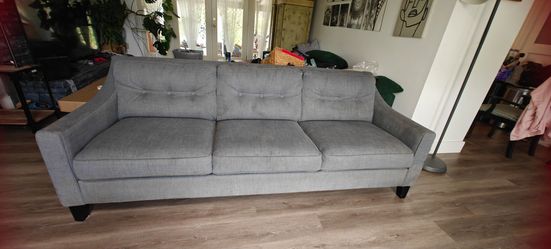 IKEA FRÖSLÖV 3-seat sofa in Hyllie dark grey.