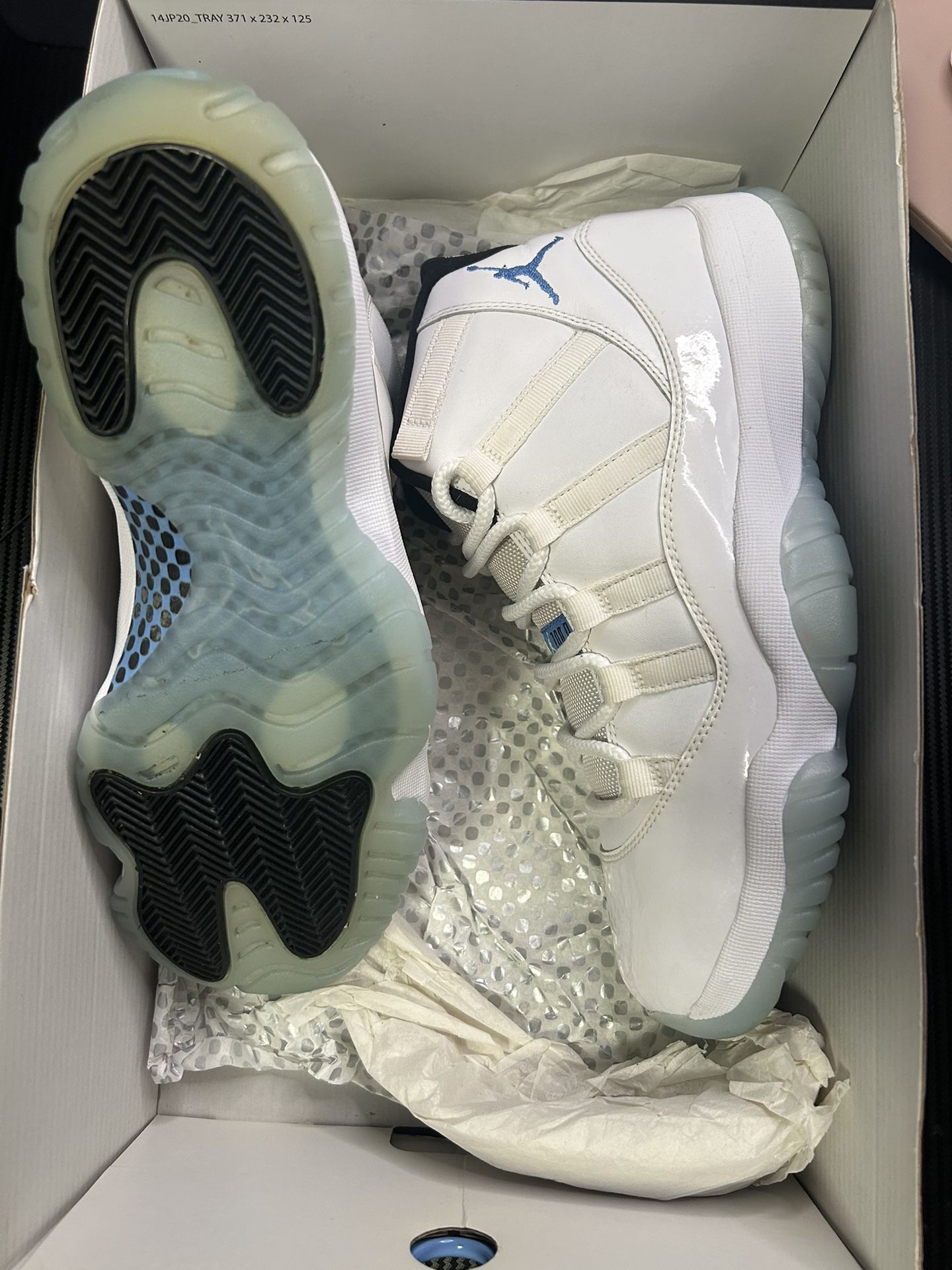 Jordan 11 Legend Blue Size 9 Used
