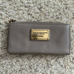 MARC by MARC JACOBS Taupe Leather Wingman Zip Around Wallet