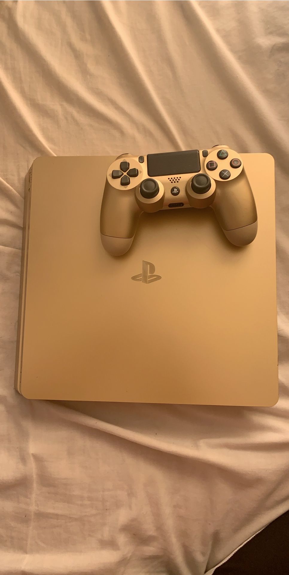 1TB Gold Playstation 4