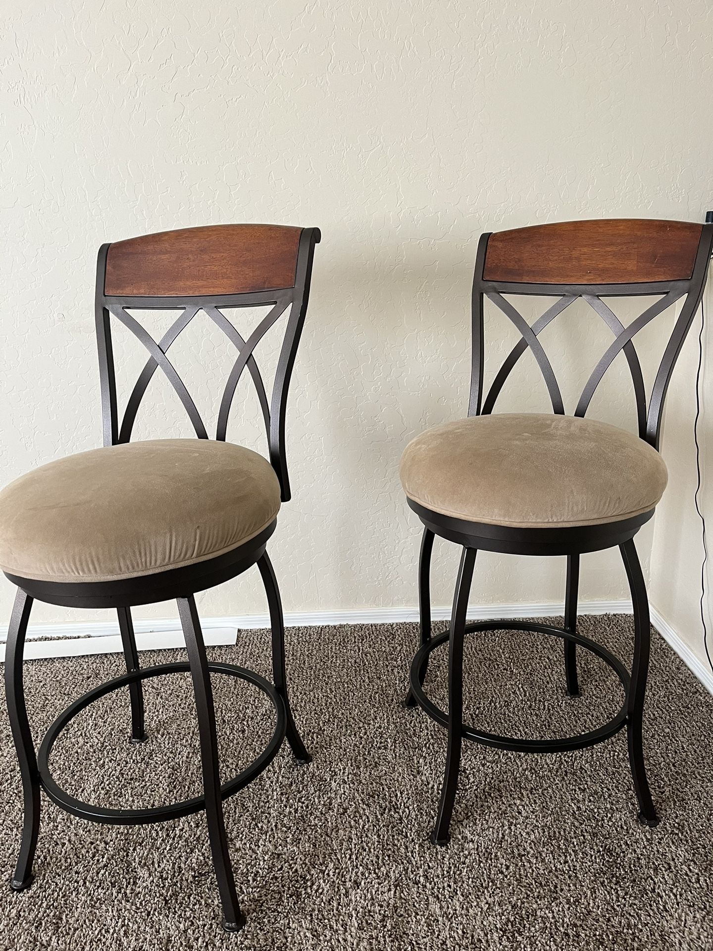 Swivel Bar Stools 