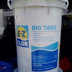 E-Z Clor 3-in Stabilized Trichlor Chlorine Tabs 50 Lb Bucket Brand New