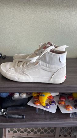 Women’s high top vans