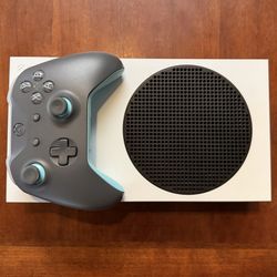 Xbox Series S With Grey Controller USED But Works Perfectly