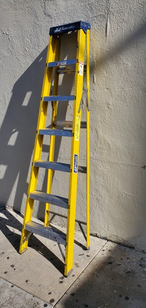 Ladder 7foot Louisville Model #L-3111-07