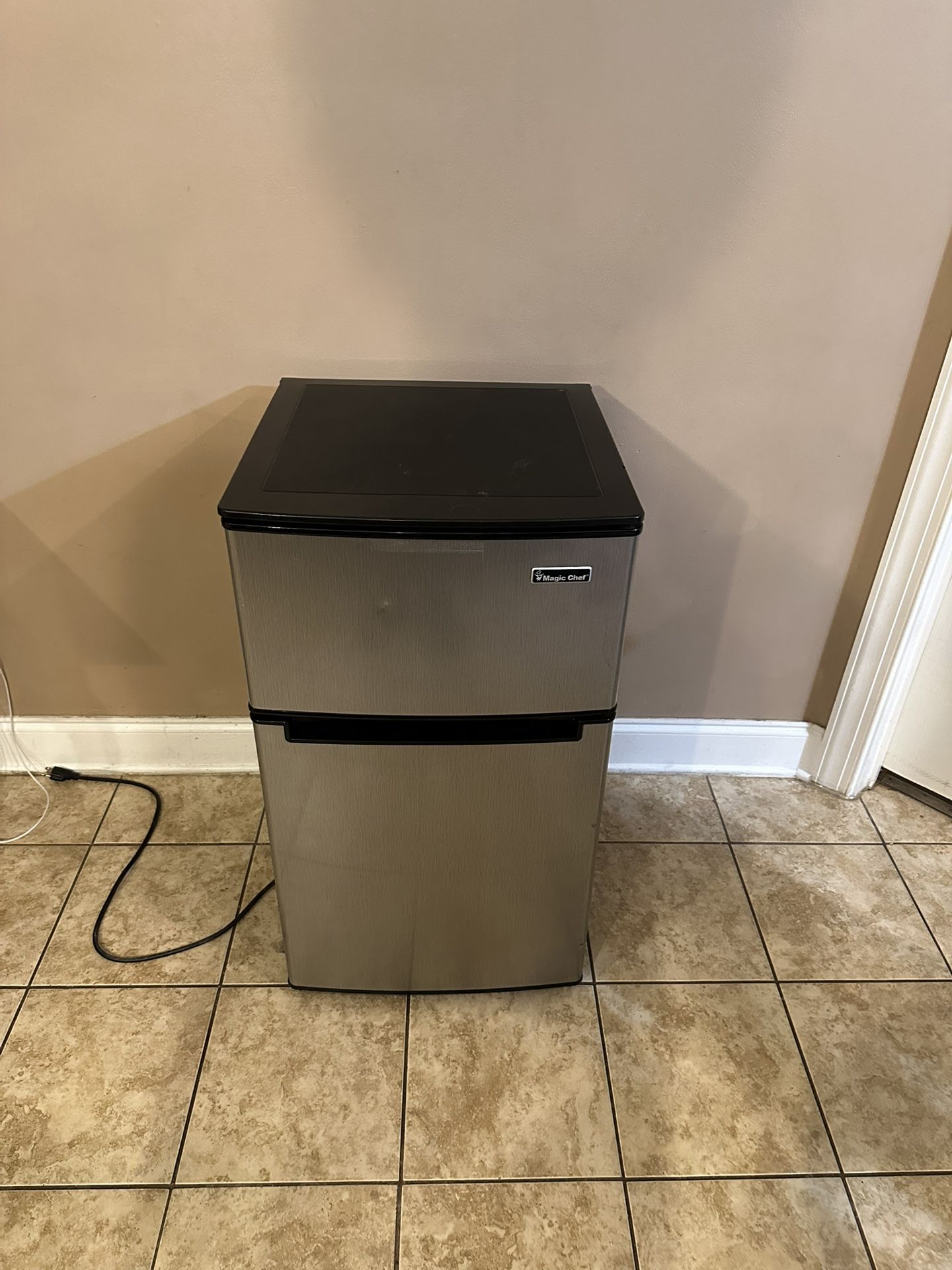 Magic Chef 3.1 cu. ft. Mini Fridge in Stainless Look