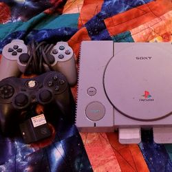 Ps1 With One Dualshock Controller And One Aftermarket Wireless Controller