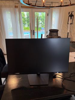Dell SE2719HR 27" Computer Monitor Like New