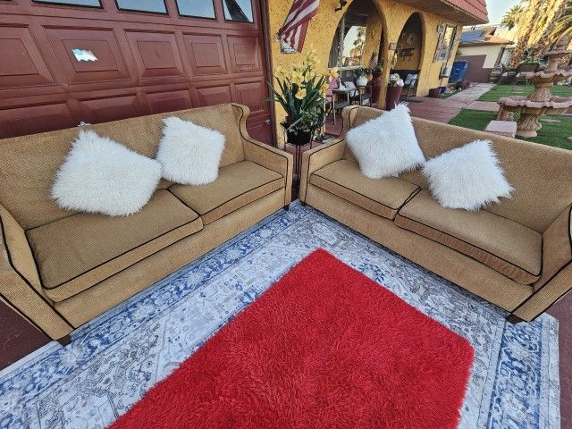 Beautiful Living Room Set 2 Couches Like Brand New Furniture