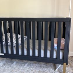 Crib And Changing Table 