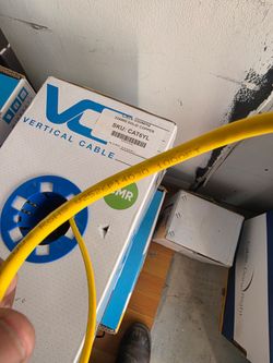 Vertical Cable 1000' cat 6. Yellow