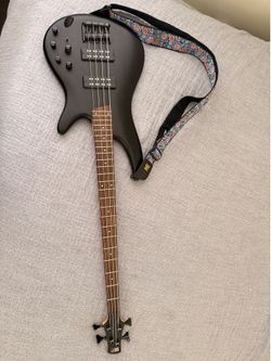 Sound Gear Ibanez Bass Guitar