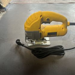 DEWALT 5.5 Amp Corded Variable Speed Jig Saw