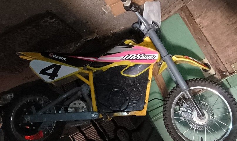 Razor'MX650 Rocket'Dirt MotoX-Stock Electric