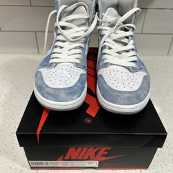 Jordan 1 Hyper Royal 