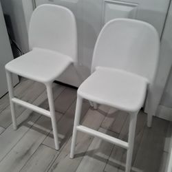 2 Kids Chairs 21 Inches Height Seat 