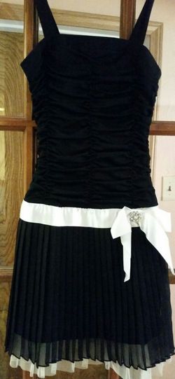 Preteen Girl's Dress, Size 12.