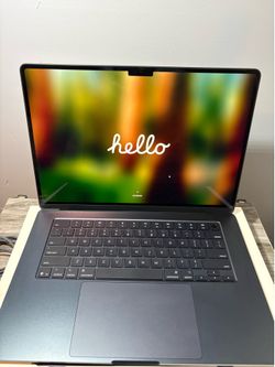 2025 MacBook Air 15-inch M4 Midnight Black- Like New