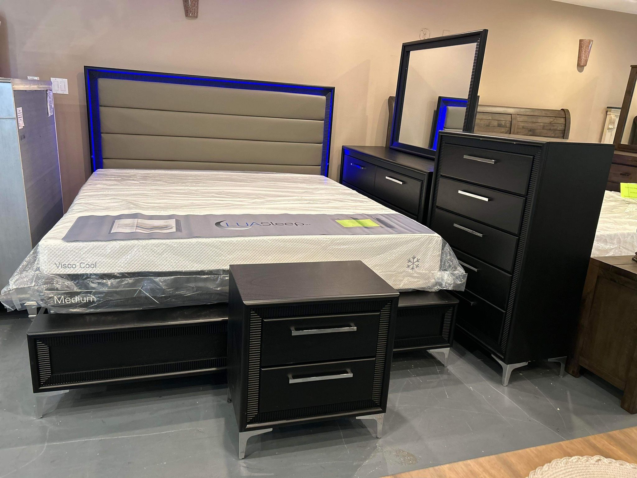 New 5pc King Bedroom Set