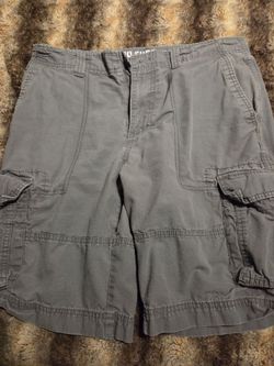 Men's Gray Cargo Shorts Size 32