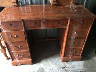Antique desk. Small dresser. Small table bedroom furniture. Must go this week