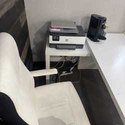 Office Desk And Chair 