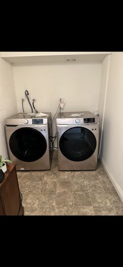 Samsung Smart Washer & Dryer Set – Champagne