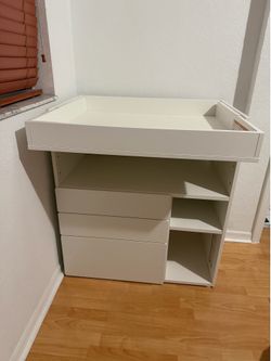 Cambiador marca IKEA - white. New / Changing table