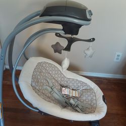******GRACO BABY SWING*******