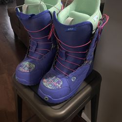 Woman’s Burton snowboard boots