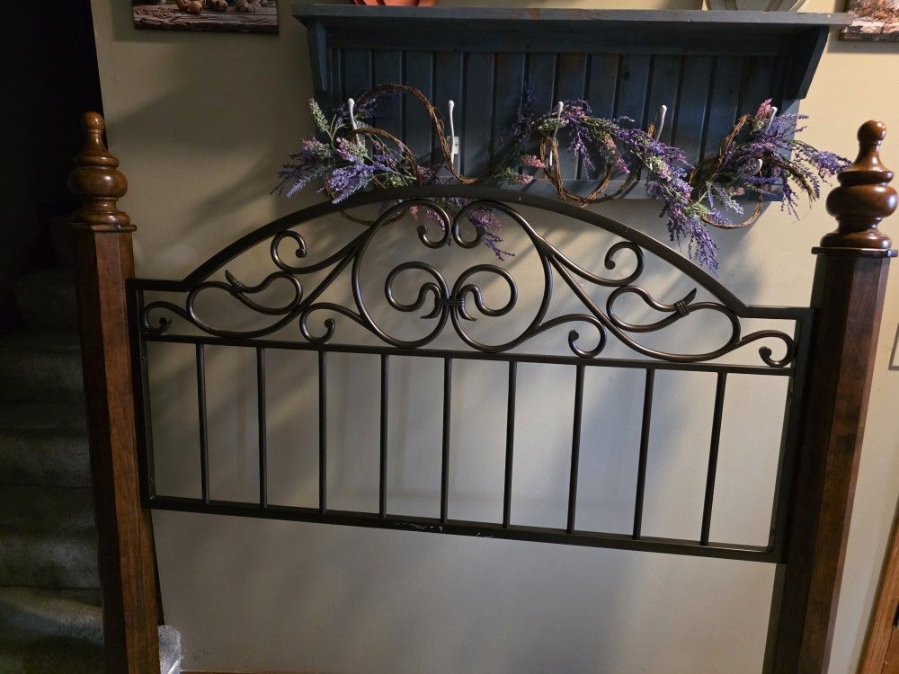 Sokid Wood Queen Size Bed Frame