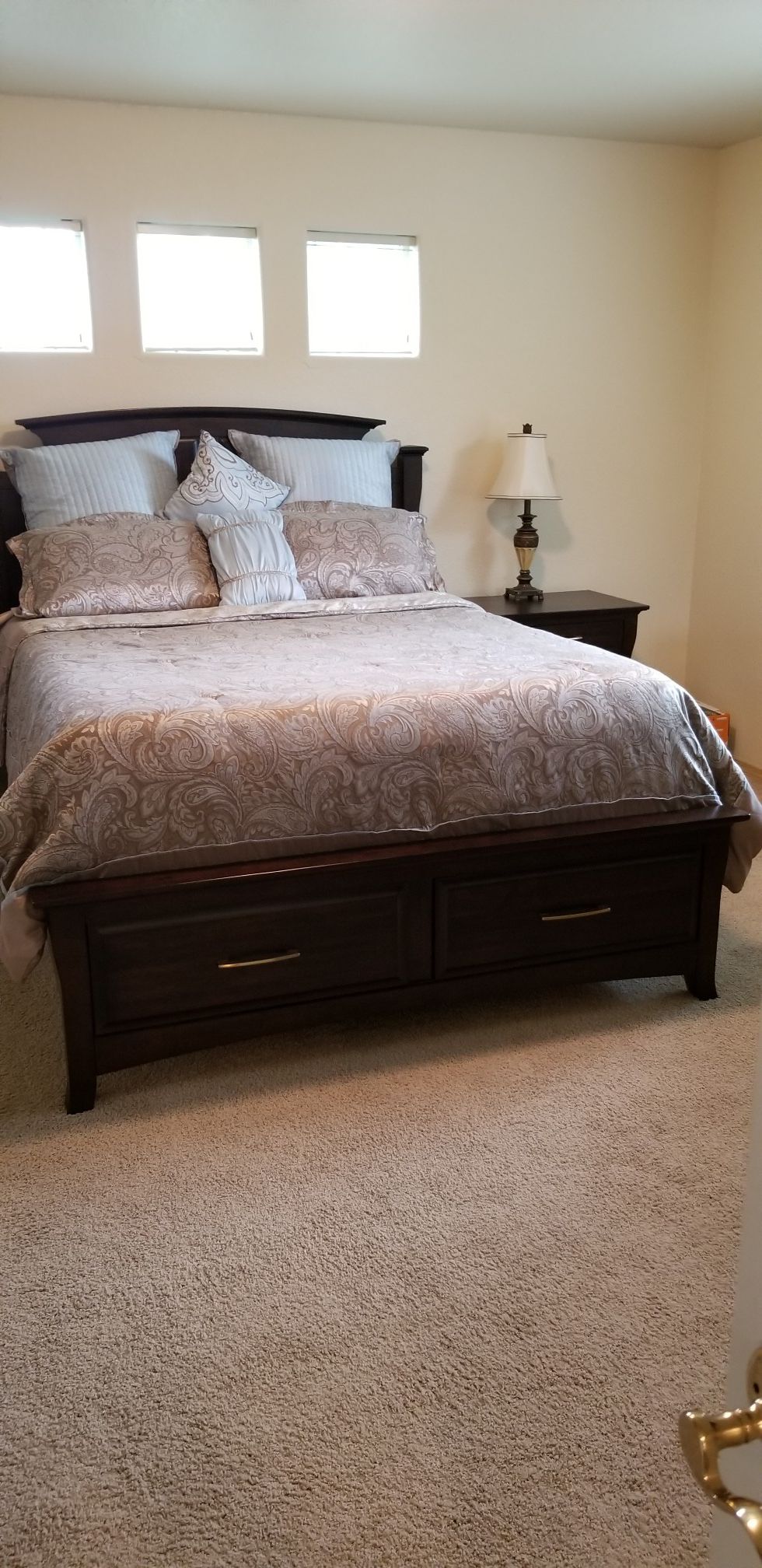 Beautiful queen bed frame, 2 night stands, and dresser w/ mirror