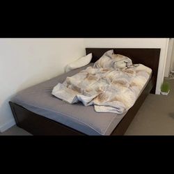 King bed frame at quincy