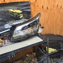 2022-2025 Nissan Pathfinder Headlight Left Side LED Black OEM