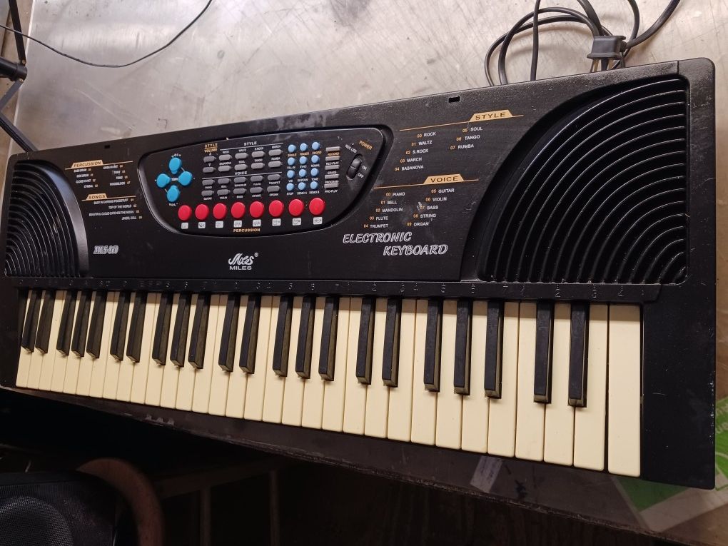 MILES MLS-860 Keyboard Piano 