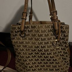 Michael Kors purse 