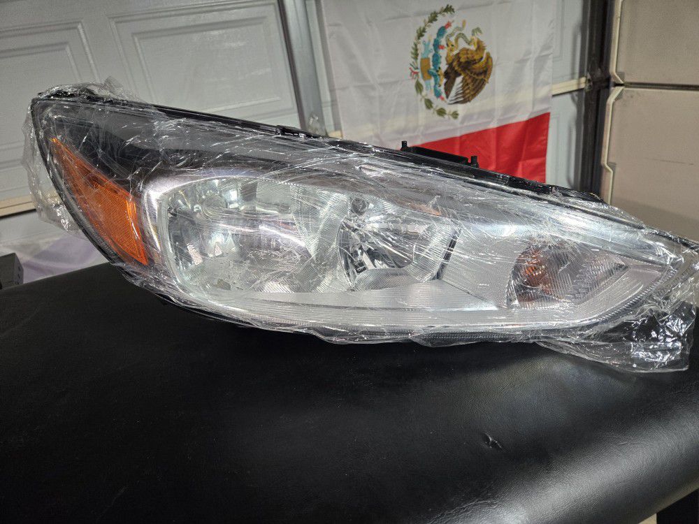 Ford Focus Front Headlight 2015-18