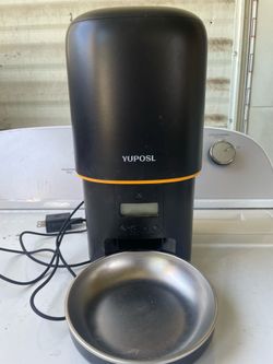 Food dispensers