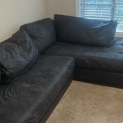 Black Sectional Sofa 